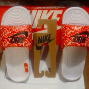 NIKE VICTORI ONE SLIDE